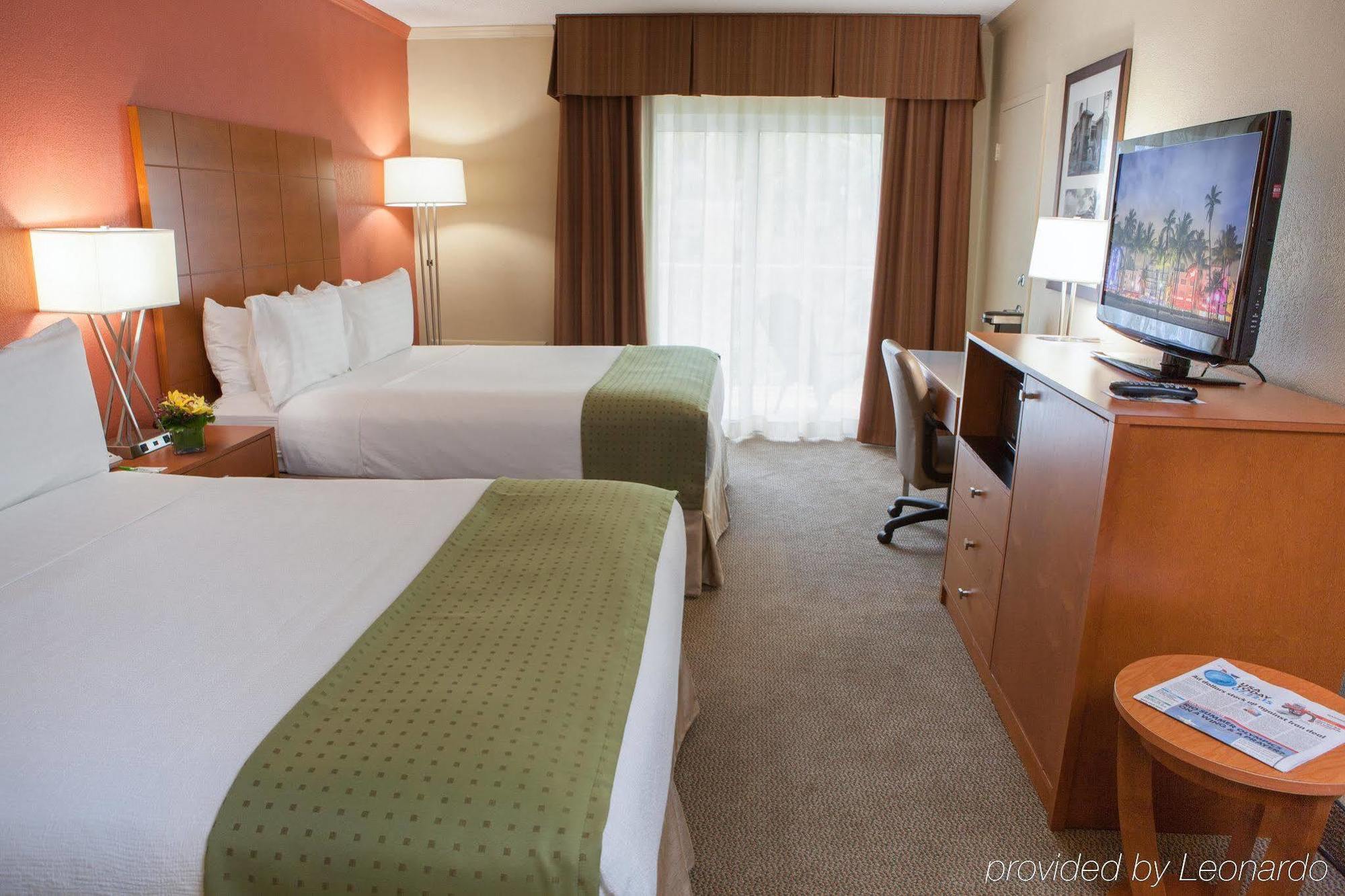 Holiday Inn Coral Gables / University מראה חיצוני תמונה
